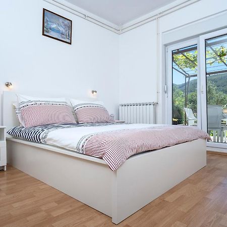 Apartments Draganic Jelsa  Zewnętrze zdjęcie