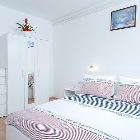 Apartments Draganic Jelsa  Zewnętrze zdjęcie