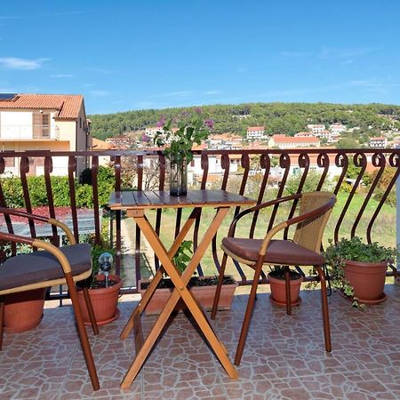 Apartments Draganic Jelsa  Zewnętrze zdjęcie