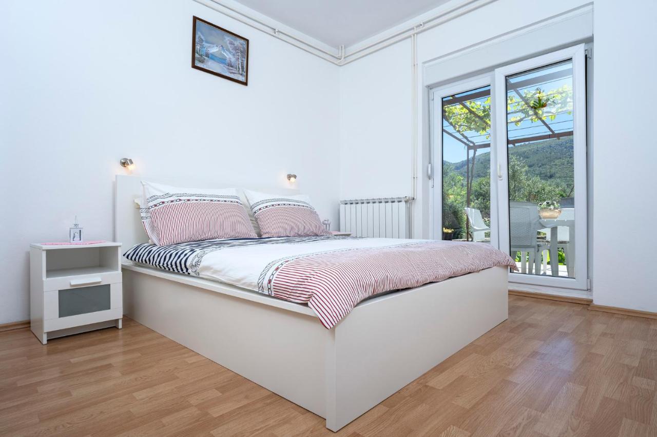 Apartments Draganic Jelsa  Zewnętrze zdjęcie