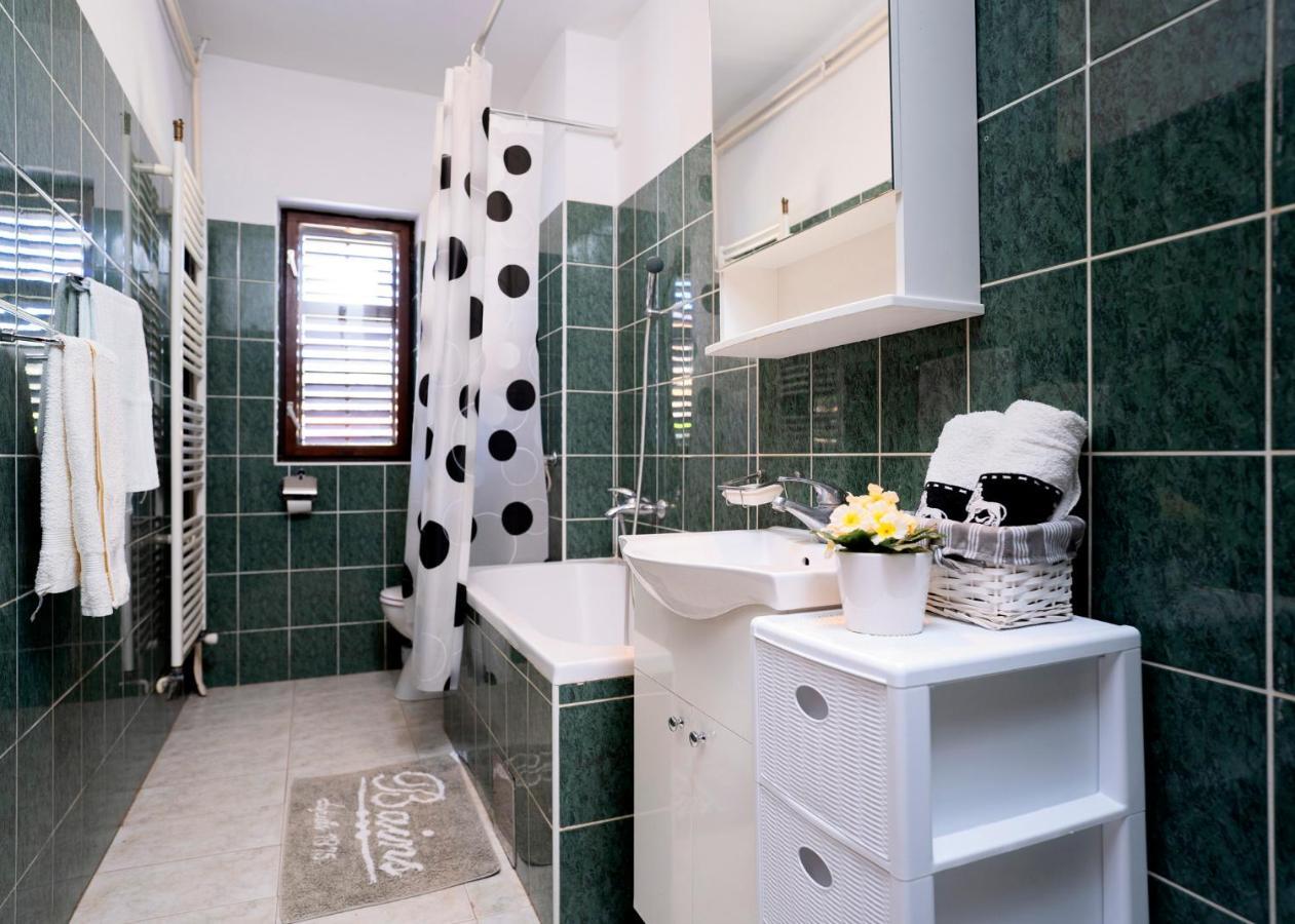 Apartments Draganic Jelsa  Zewnętrze zdjęcie