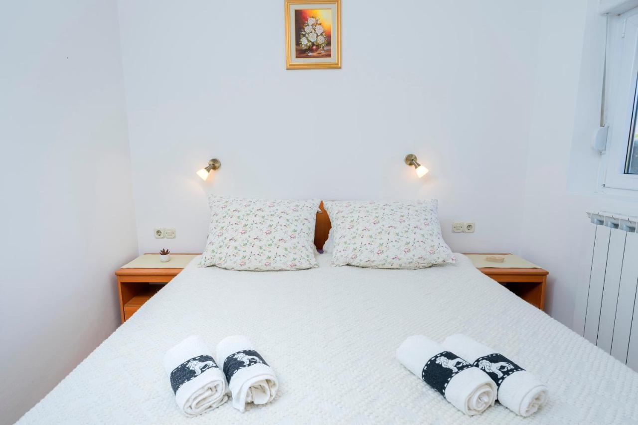 Apartments Draganic Jelsa  Zewnętrze zdjęcie