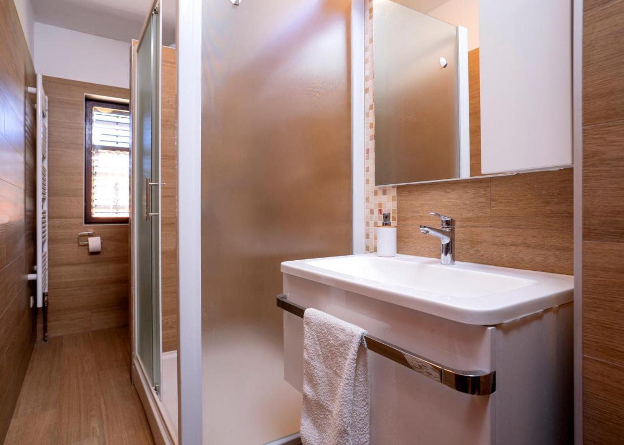 Apartments Draganic Jelsa  Zewnętrze zdjęcie