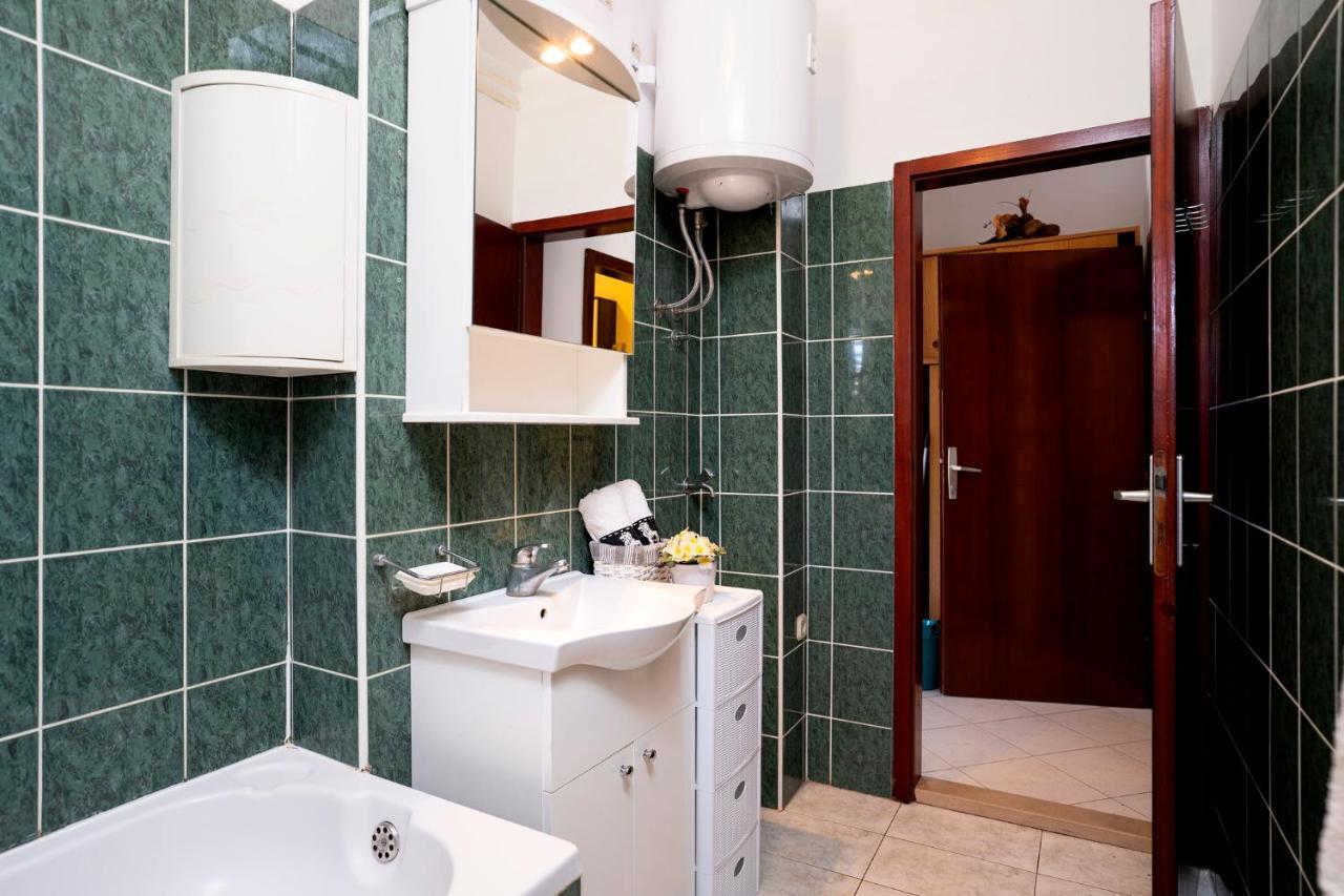 Apartments Draganic Jelsa  Zewnętrze zdjęcie
